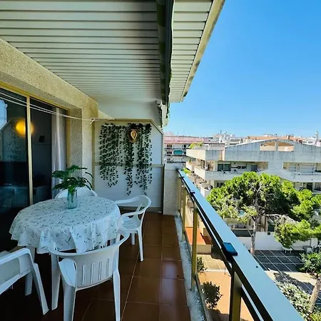 Renovado Y Moderno Espacio Con Piscina Y Vistas